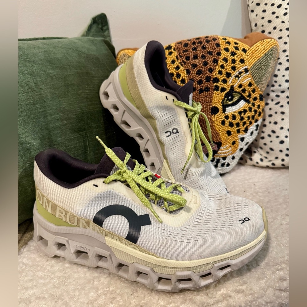 ON CLOUDMONSTER 2. Women’s 9.5